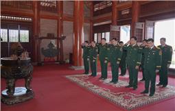 Bộ Tư lệnh Quân khu dâng hương tưởng nhớ các anh hùng liệt sĩ thanh niên xung phong